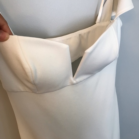 NOEL AND JEAN White Off The Shoulder Gown 🤍 - Picture 2 of 8